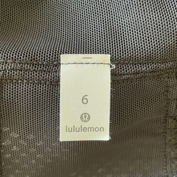 Lululemon Mesh on Mesh Jacket Size 6 - Picture 12 of 13